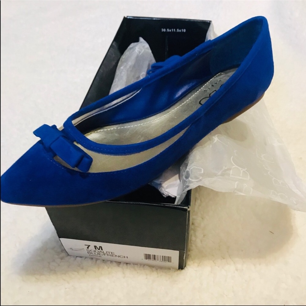 NIB New BCBGeneration suede flats blue - Picture 5 of 7